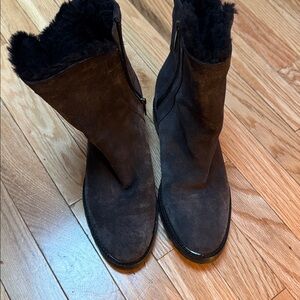 Aquatalia Cate faux shearling ankle boot size 8